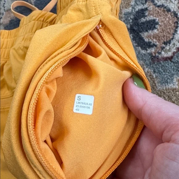 Lululemon Pacebreaker 5in lined short sz S - Picture 3 of 3